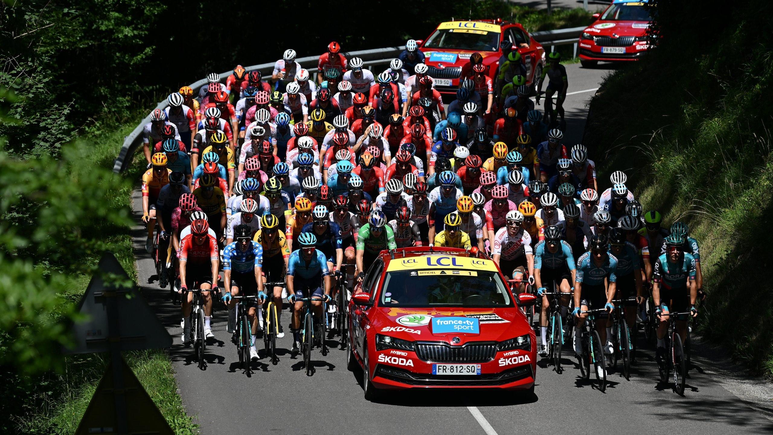 Nouveau protocole, tests et masques : le peloton encore mis à l'épreuve par le Covid-19