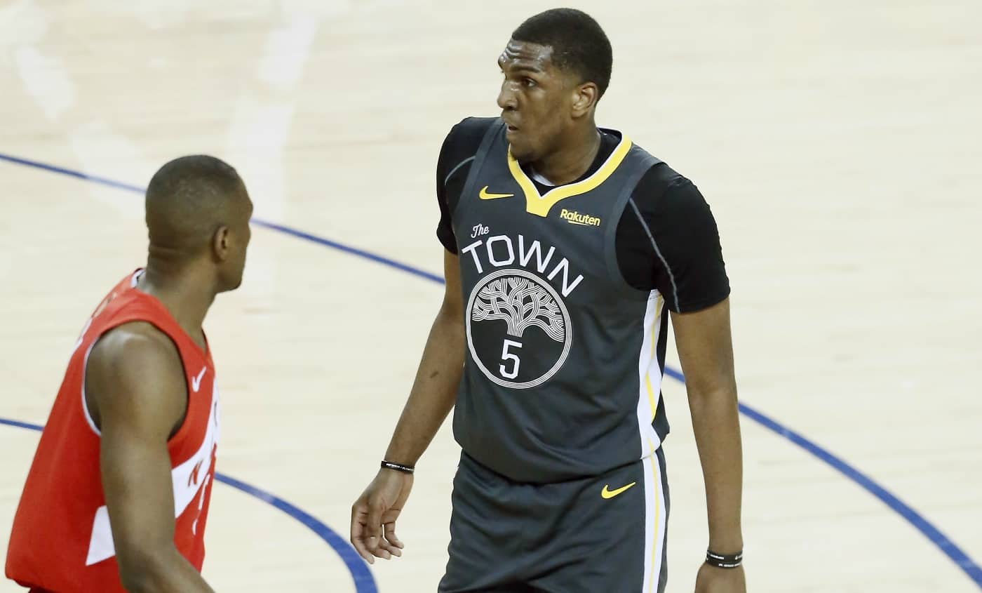 Les Warriors sécurisent Kevon Looney après avoir perdu deux joueurs clés